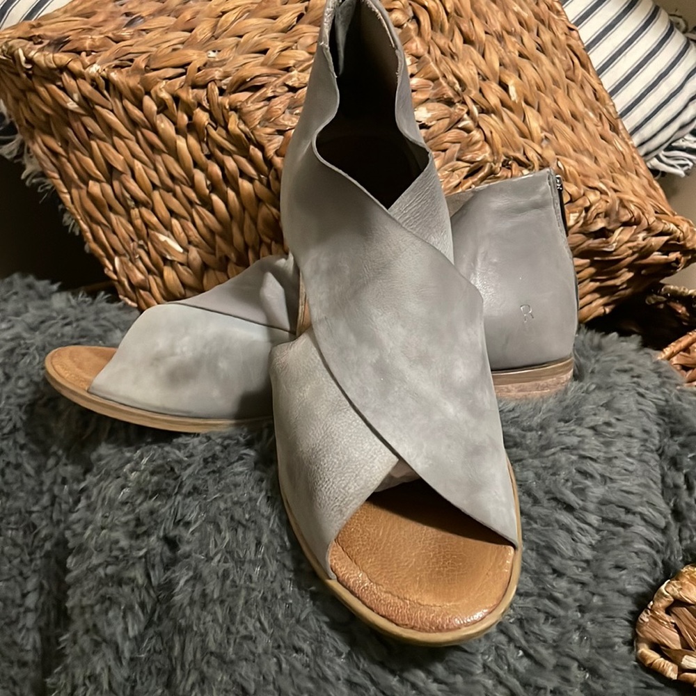Roan Free People inspired sandals size 8.5